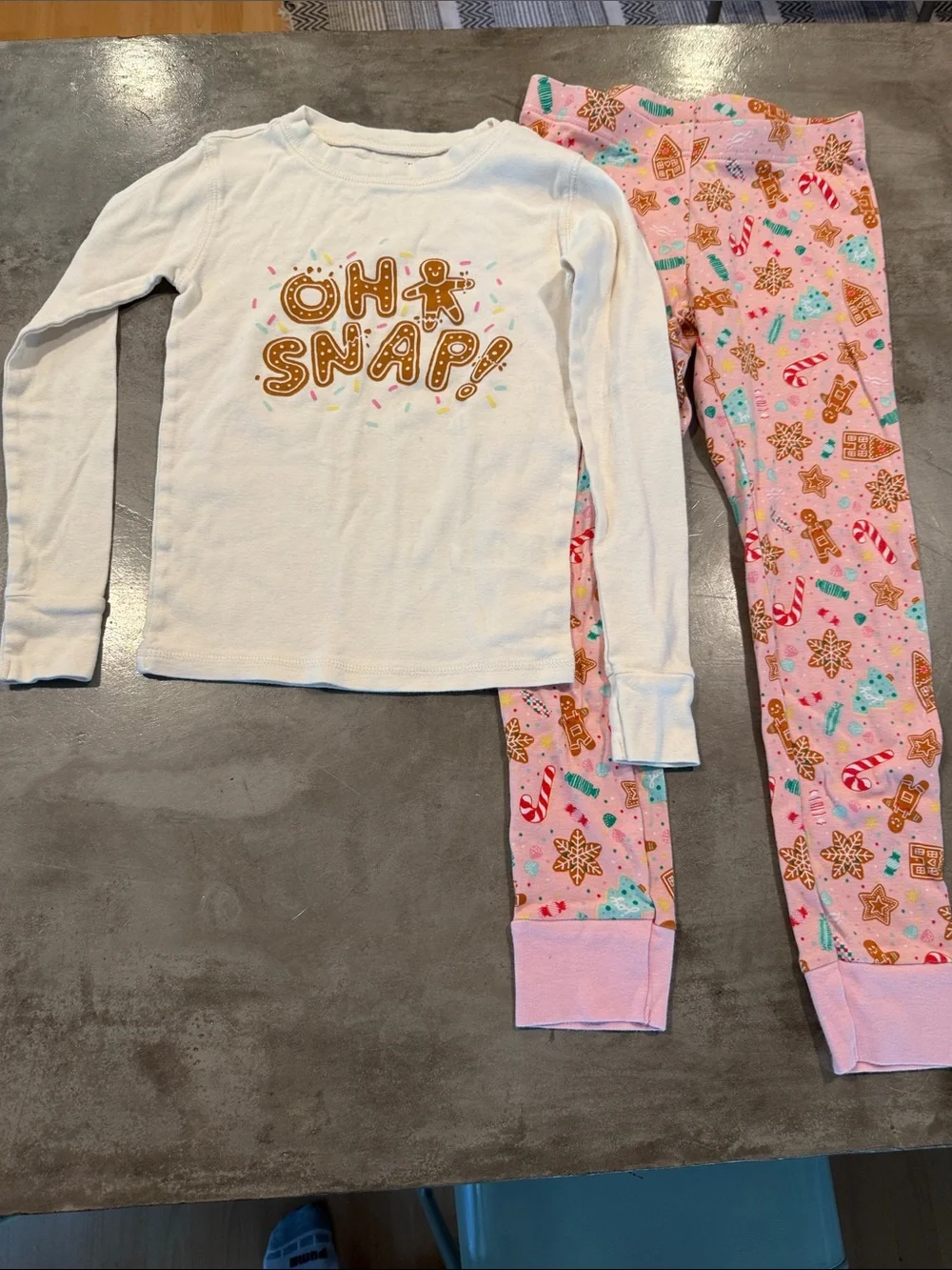 Old Navy Pink & White Gingerbread 
